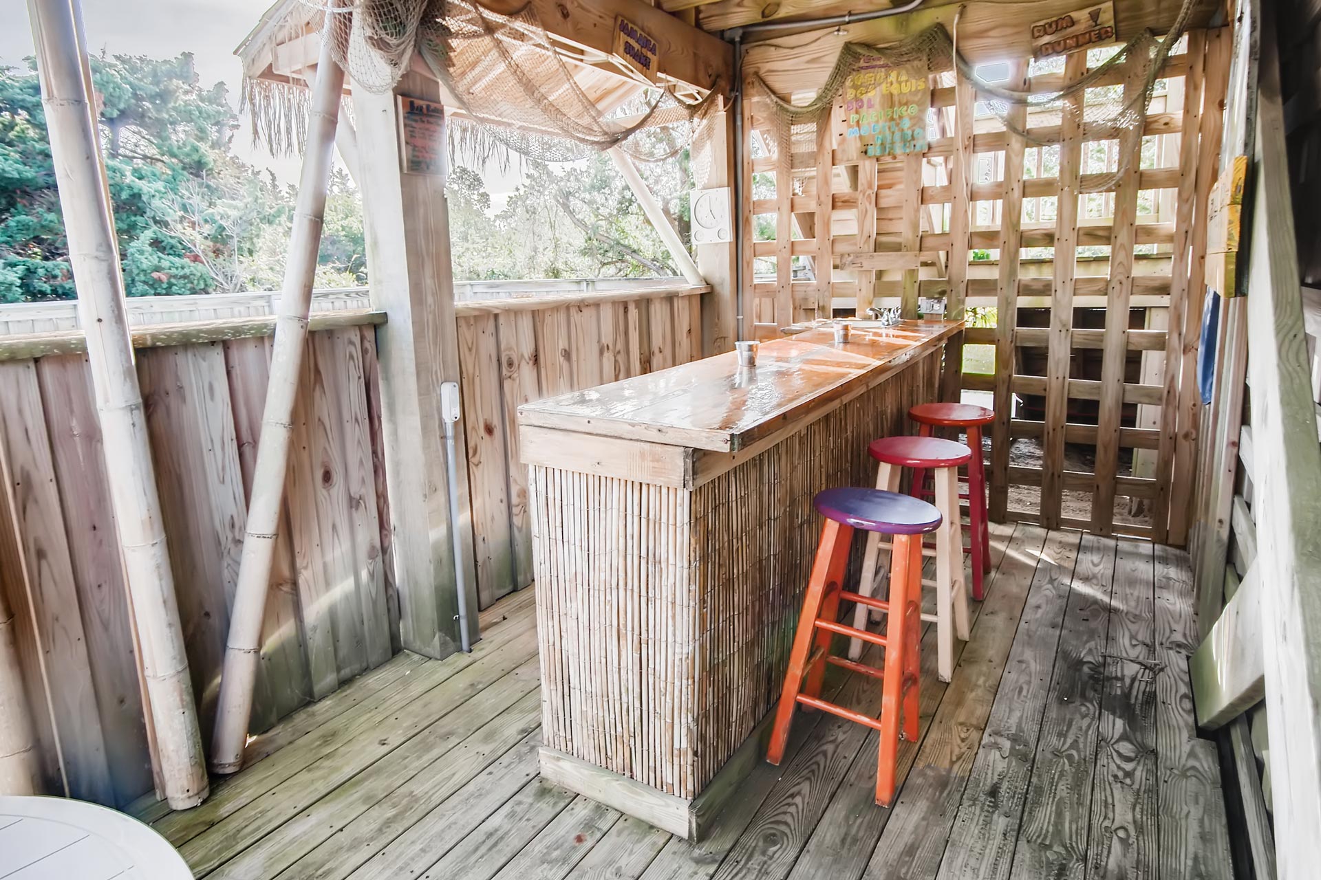 Surf Or Sound Realty Bay Dreamin 385 Tiki Bar 2 3347400