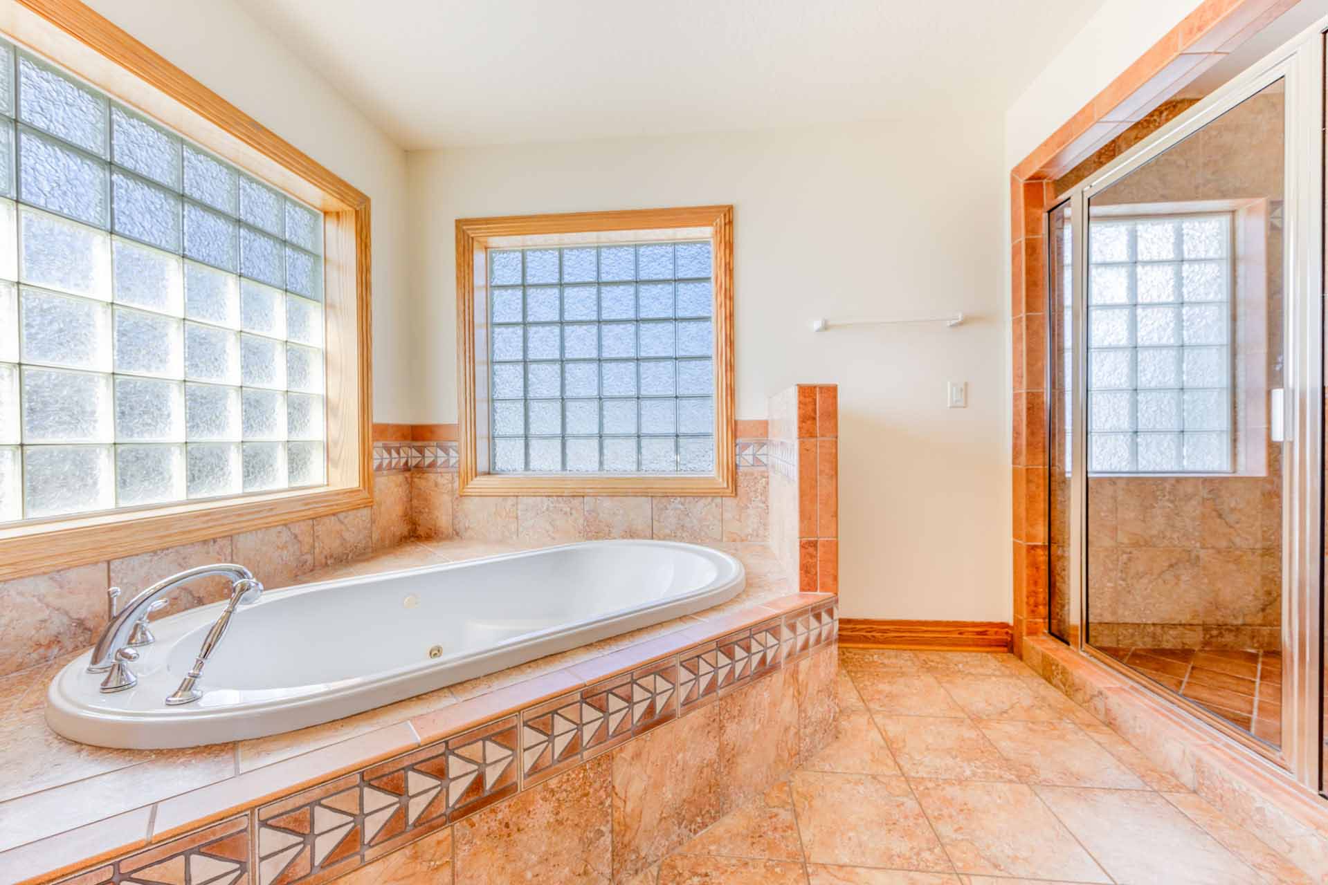 Surf Or Sound Realty 1067 Carolina Bliss Bathroom 1 2 3368036