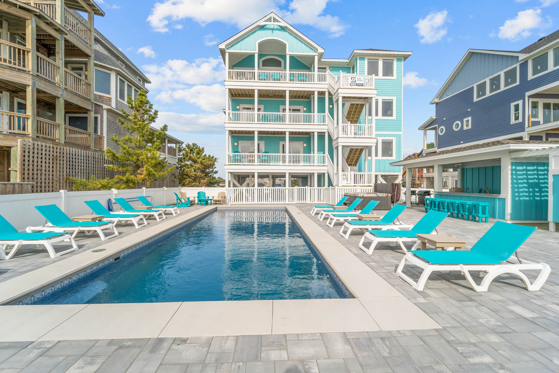 Surf Or Sound Realty 1093 Hatteras Holiday Pool Area 2