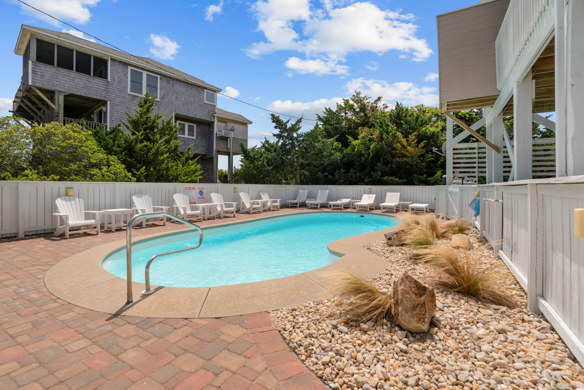 Surf Or Sound Realty 638 The Hatteras House Pool Area 1 3375459