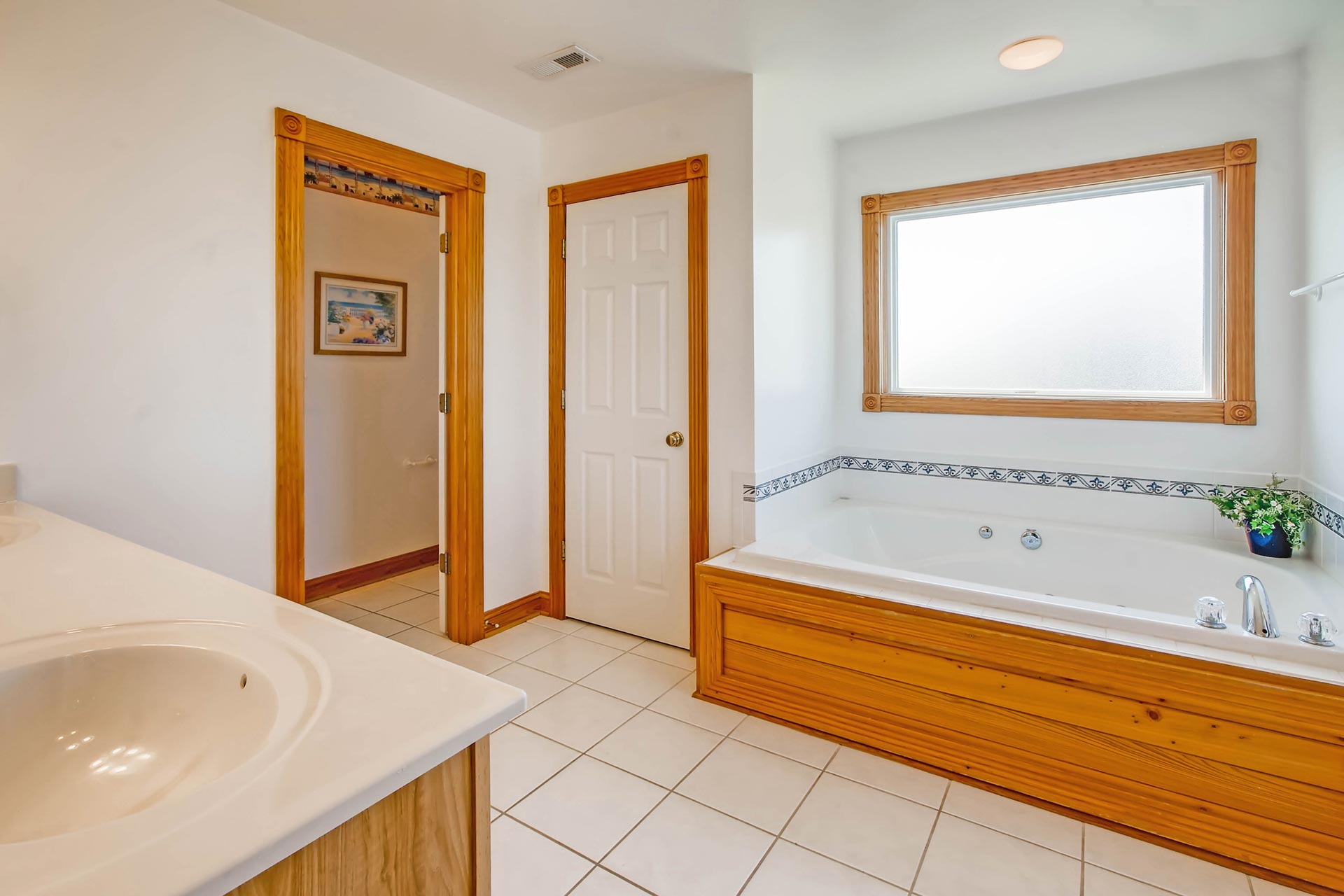 Surf Or Sound Realty Sunshine Daydream 927 Bathroom 3352241