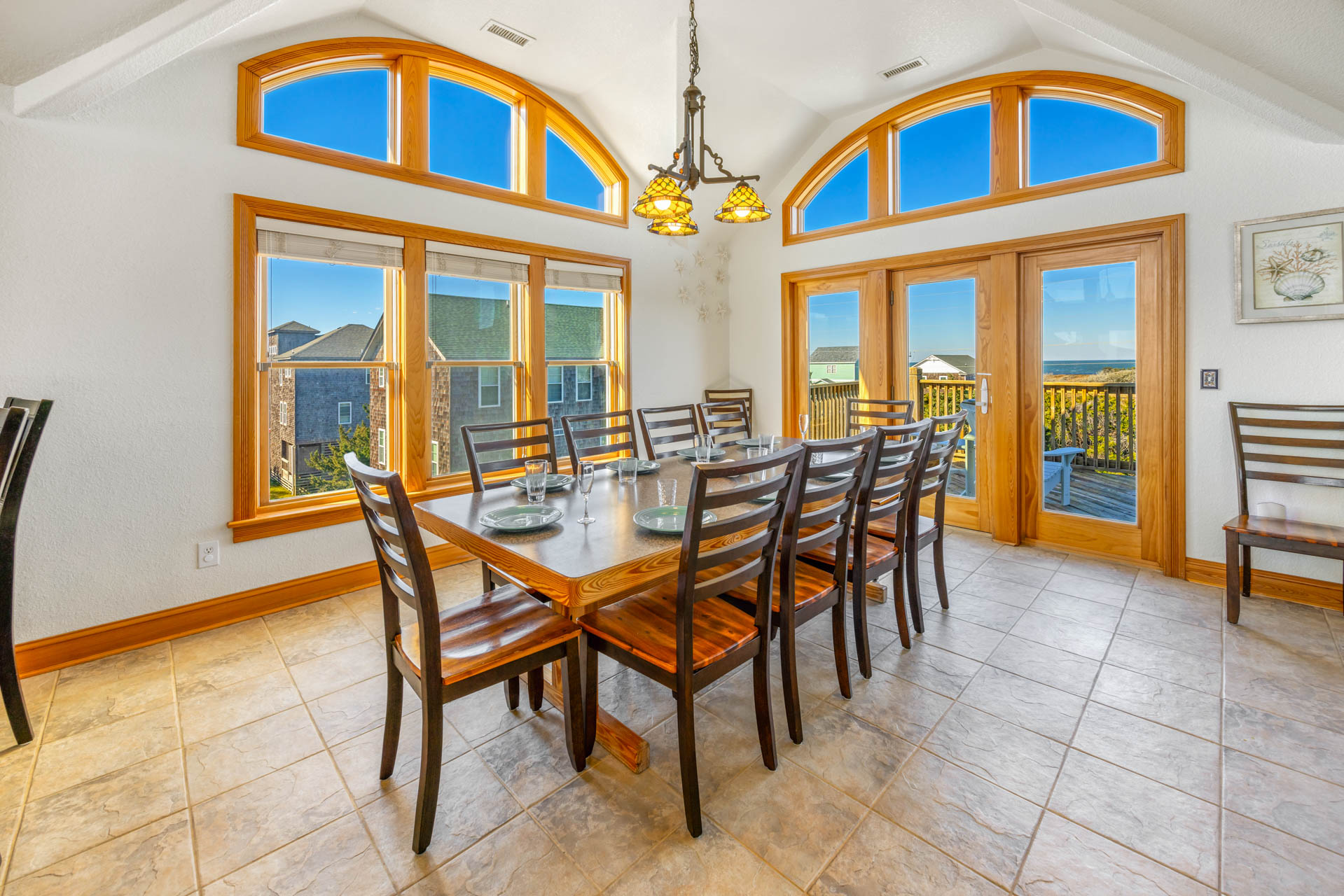 Surf Or Sound Realty 700 Sand Dollars Dining Area 1