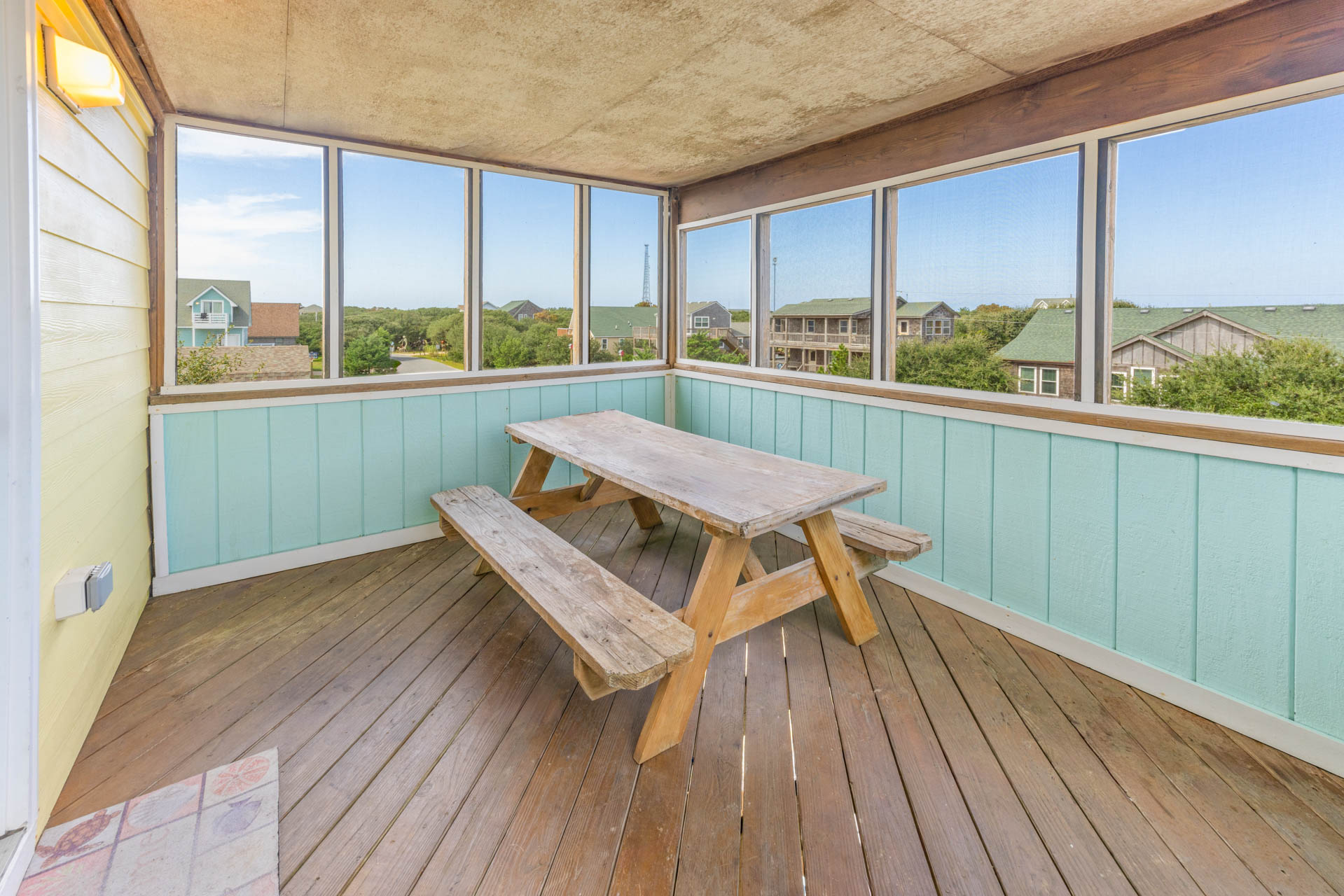 Surf Or Sound Realty 18 Hello World Screened Porch