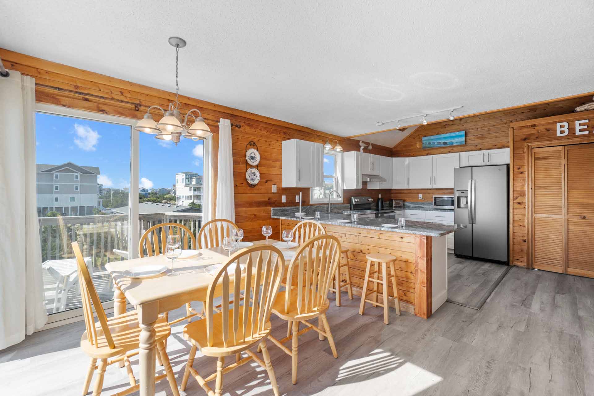 Surf Or Sound Realty 768 My Miramar Dining Area 1 3363535