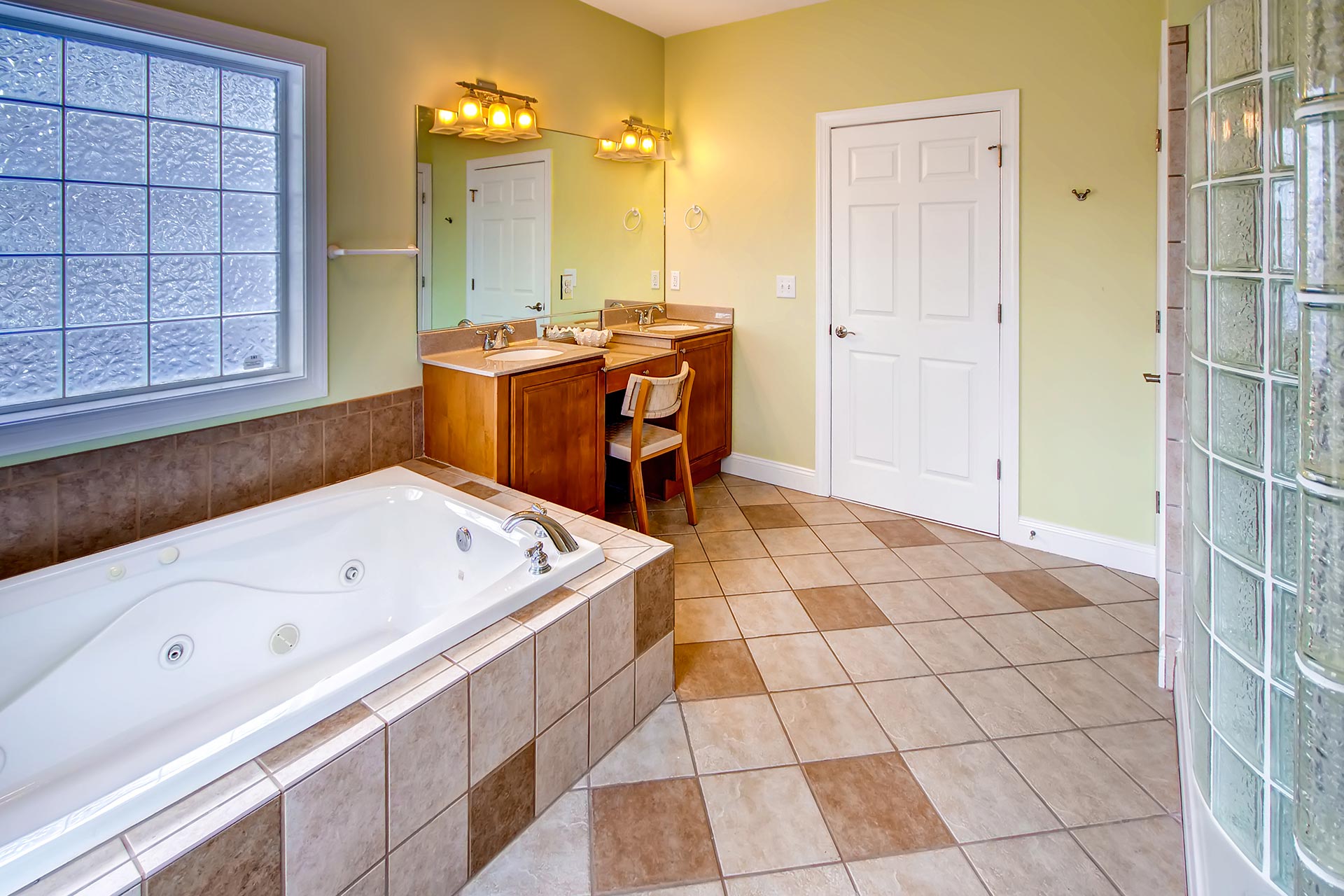 Surf Or Sound Realty Summer Breeze 817 Bathroom 3338240