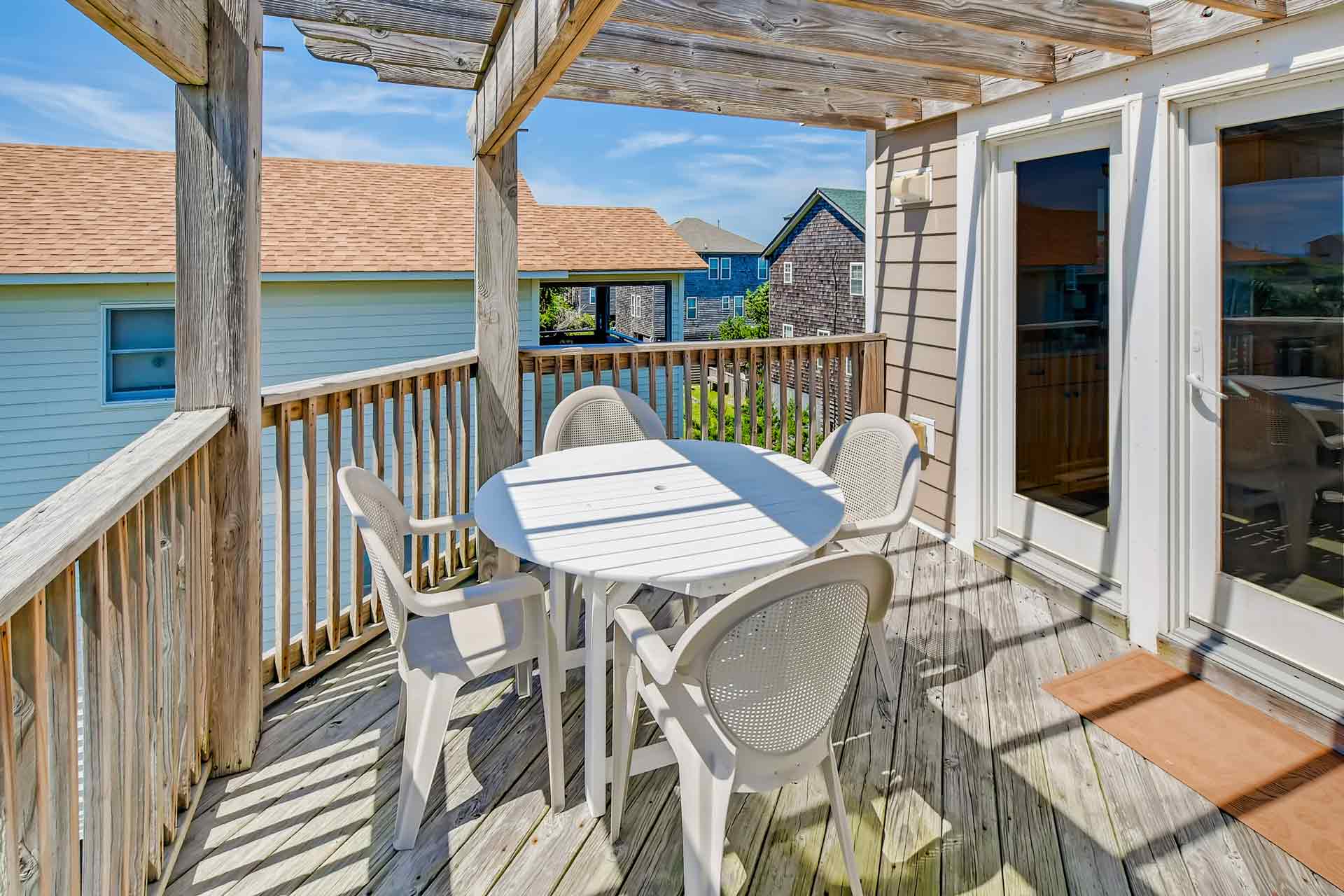 Surf Or Sound Realty 700 Sand Dollars Deck Dining 1 3358839