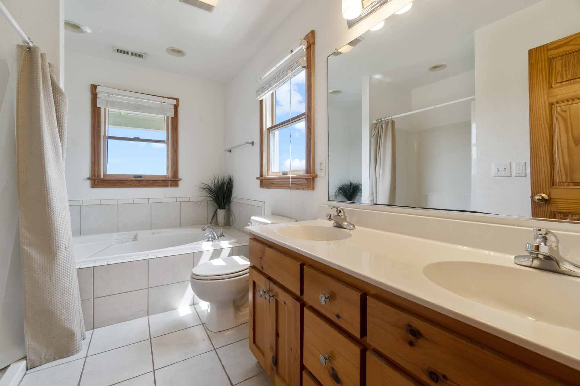 Surf Or Sound Realty 1027 The Kinnakeet Retreat Bathroom 1 3366287