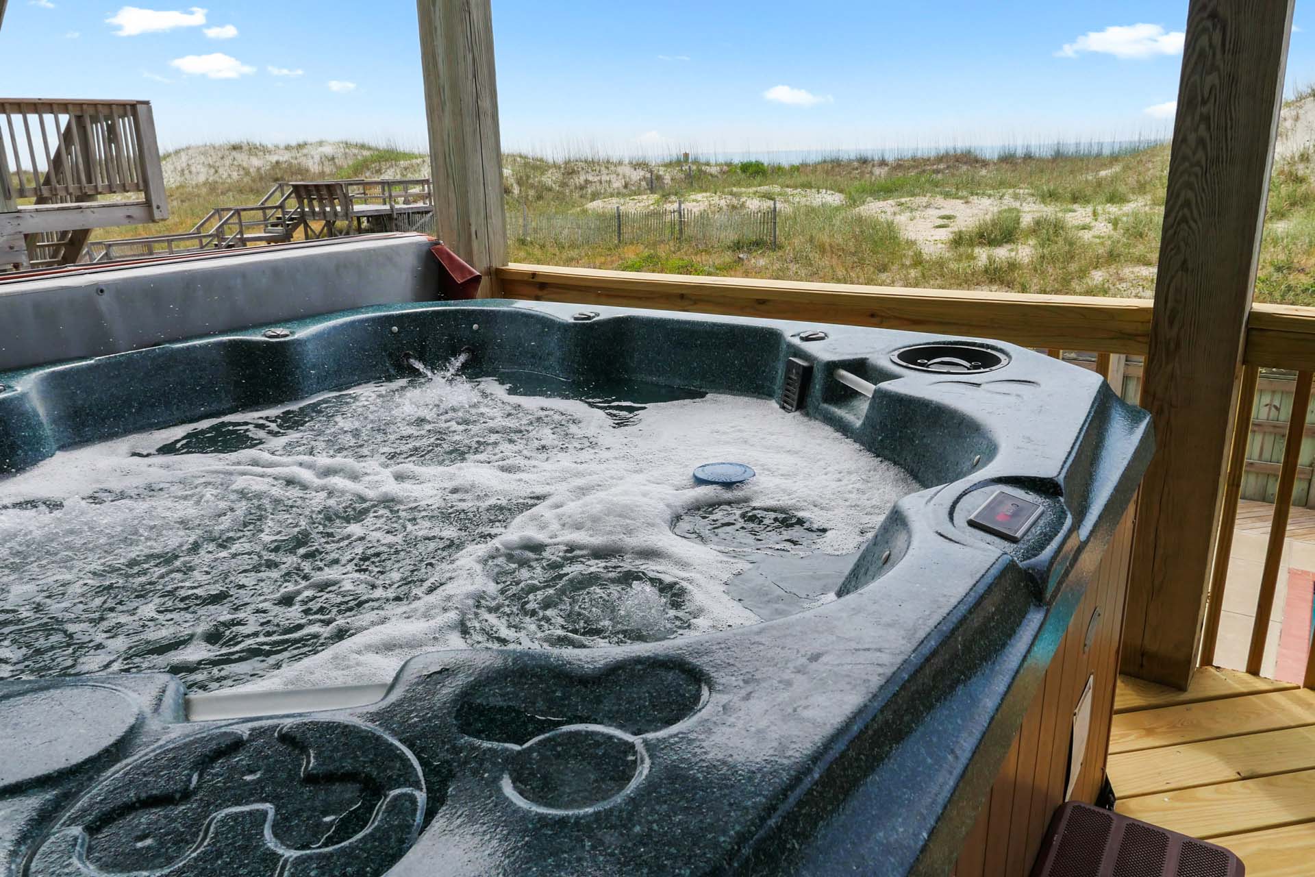 Surf Or Sound Realty 783 Great Expetations Hot Tub 3359748